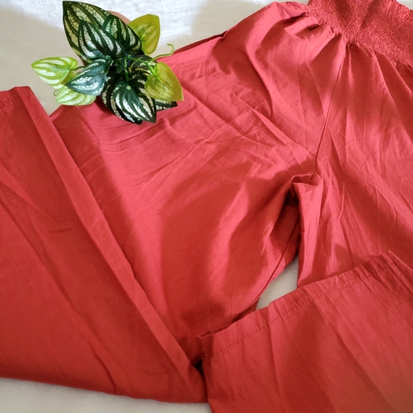 Off Shoulders Smocked Jumpsuit - Picture 5 of 5